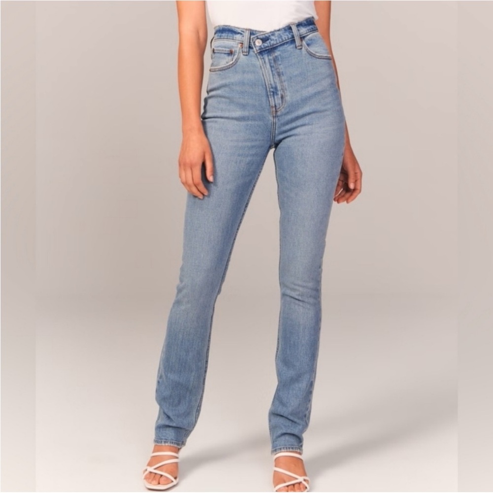 Abercrombie & Fitch the 90s Straight Ultra High Rise Jeans Size 27 Light Wash